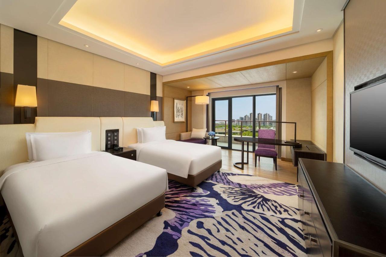 Radisson Blu Hotel Wuhan Etd Zone Exterior photo