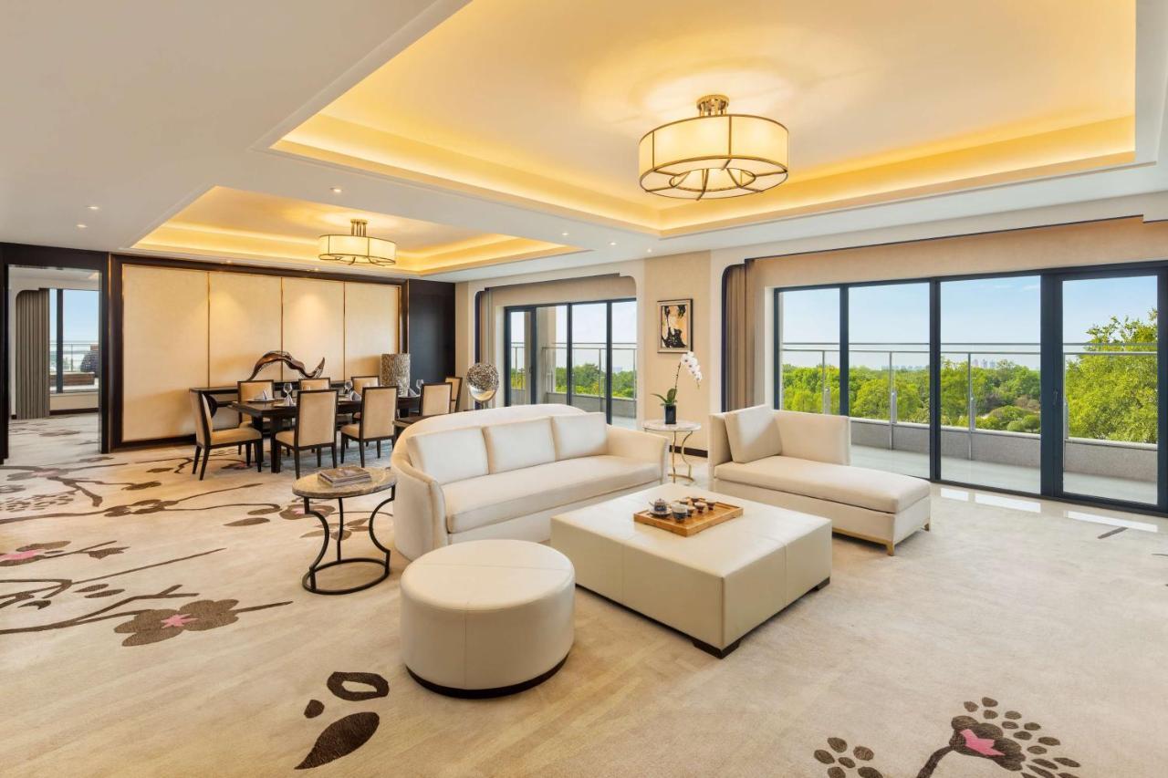 Radisson Blu Hotel Wuhan Etd Zone Exterior photo